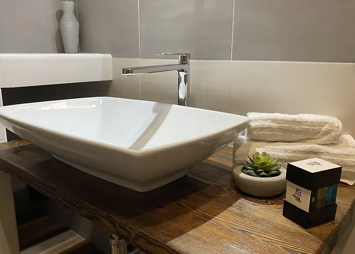 Ξενοδοχείο με διαμερίσματα Hotiday Collection - Botanique Νάπολη